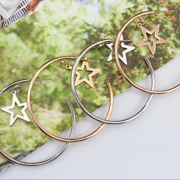 ⭐️ Star Charm Hoop Earrings - Picture 3 of 4